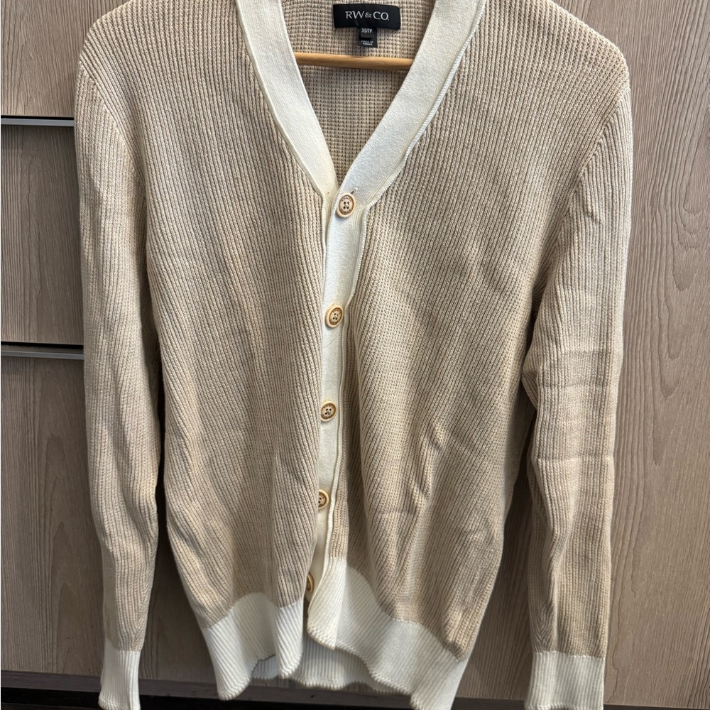 RW&CO. Unisex Beige Cardigan Sweater Like New Condition